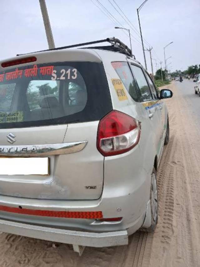 https://images10.gaadi.com/usedcar_image/4558453/original/processed_15fd40cc-8140-4300-b994-7b53e598631c.jpg?imwidth=6401