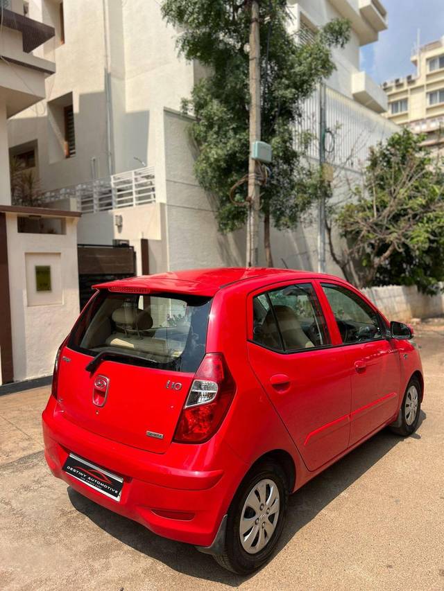 https://images10.gaadi.com/usedcar_image/4558469/original/processed_290f9fe2-344f-4f3e-a997-5e3b2ba42db3.jpg?imwidth=6401