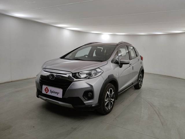 https://images10.gaadi.com/usedcar_image/4558471/original/c293a8a8429b793804777848a8efa5a4.jpg?imwidth=6400