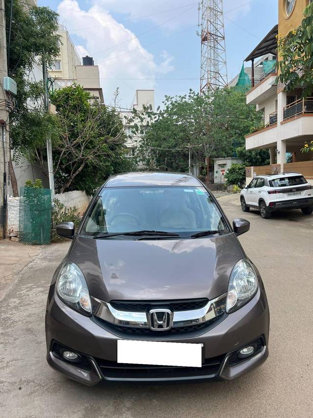 https://images10.gaadi.com/usedcar_image/4558473/original/processed_aa53e8fd-4181-4e55-bad4-d853389c2a7d.jpg?imwidth=6400