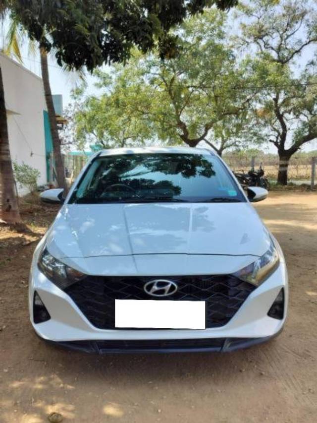 https://images10.gaadi.com/usedcar_image/4558499/original/processed_c057fb43-bbd7-4f01-a0ff-13fb26afff44.jpg?imwidth=6400