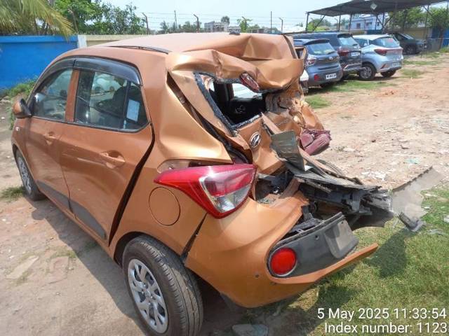 https://images10.gaadi.com/usedcar_image/4558500/original/processed_afdcac96-5527-42c6-9ed9-170345fa55fb.jpg?imwidth=6402