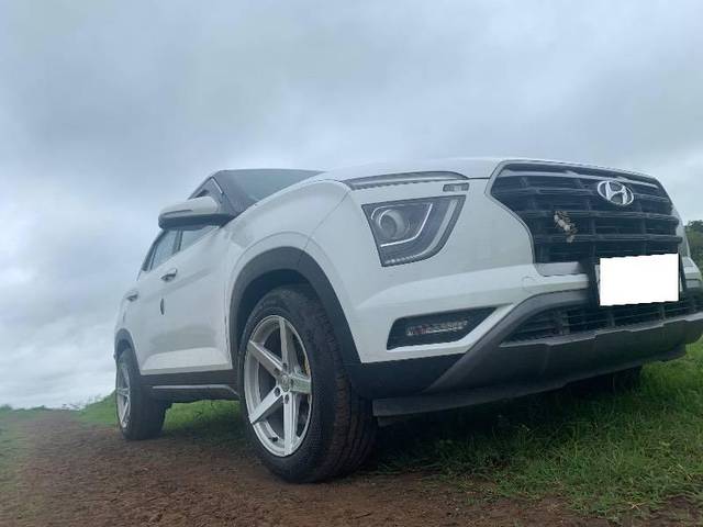 https://images10.gaadi.com/usedcar_image/4558505/original/processed_552399e6-0204-4b31-9ed6-369d09e6bce7.jpeg?imwidth=6402