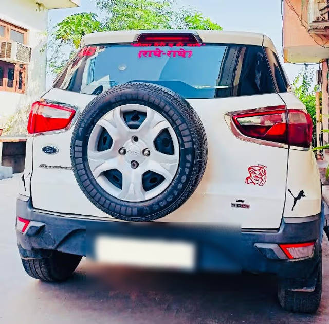 https://images10.gaadi.com/usedcar_image/4558511/original/a7a88b8e-f80c-4d14-9755-8c44b211e1de.png?imwidth=6402