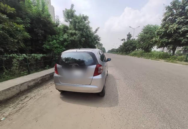 https://images10.gaadi.com/usedcar_image/4558549/original/6e5b7fc9-63bc-4913-824a-121a60c7af64.?imwidth=6401