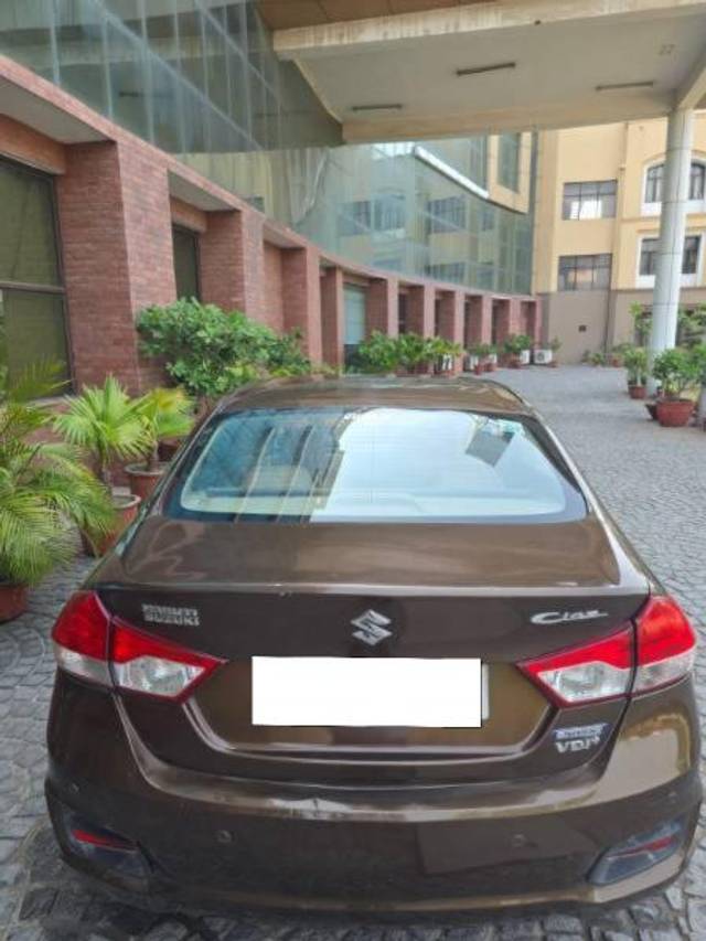 https://images10.gaadi.com/usedcar_image/4558551/original/processed_758a5711-8679-4995-867a-d2f6e6c05cb9.jpg?imwidth=6401