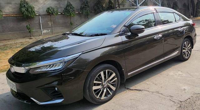 https://images10.gaadi.com/usedcar_image/4558567/original/processed_767998689eb39433d7e7539e693cb158.jpg?imwidth=6402