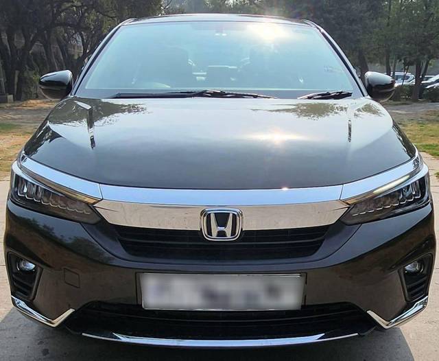 https://images10.gaadi.com/usedcar_image/4558567/original/processed_96a583e3e499d0952cbc49a88ddaad5e.jpg?imwidth=6401