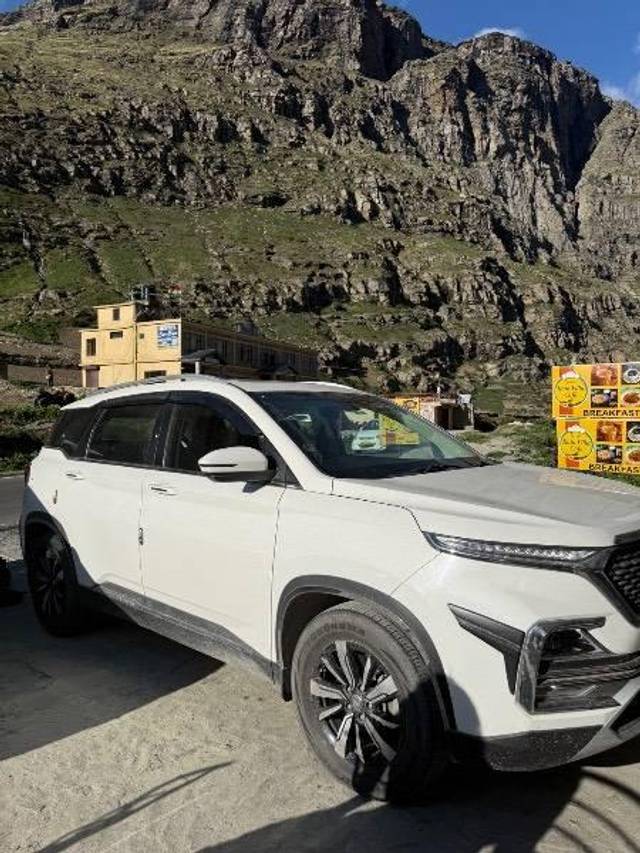 https://images10.gaadi.com/usedcar_image/4558569/original/processed_516ae6e9-bc59-4c97-ac67-d195a023c032.jpeg?imwidth=6402