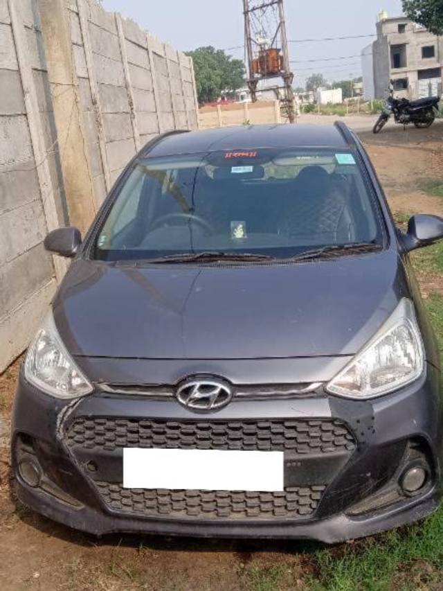 https://images10.gaadi.com/usedcar_image/4558582/original/processed_9f311fbc-f6e7-45db-aede-bcdeacc49dd8.jpg?imwidth=6400
