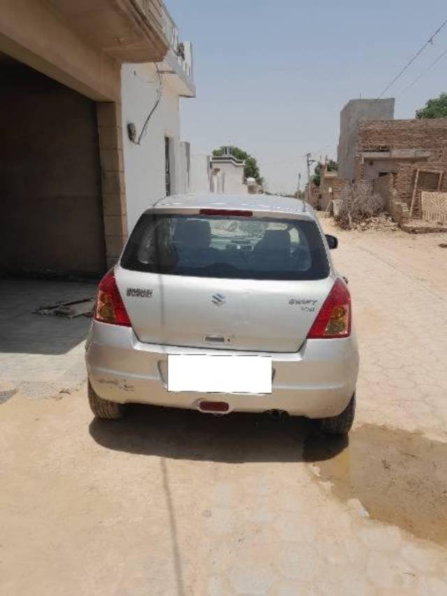 https://images10.gaadi.com/usedcar_image/4558585/original/processed_6b74bbde-4176-4cf7-9b41-fe8ed49999f6.jpg?imwidth=6402