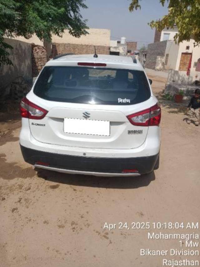 https://images10.gaadi.com/usedcar_image/4558591/original/processed_15483133-652b-4782-aadd-c6e413790322.jpg?imwidth=6401