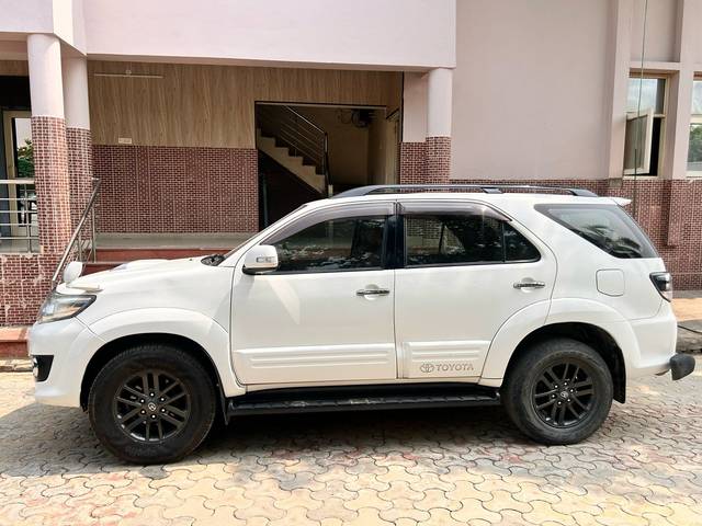 https://images10.gaadi.com/usedcar_image/4558620/original/a5a21088-cb22-48eb-a827-7397c844a6ee.jpg?imwidth=6401