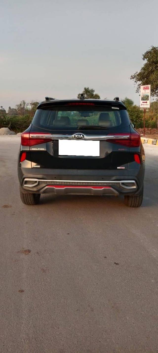 https://images10.gaadi.com/usedcar_image/4558649/original/processed_b03c81810de00f62789cdb81685cc3ee.jpg?imwidth=6402