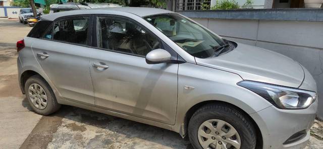https://images10.gaadi.com/usedcar_image/4558653/original/processed_27e70752-70d2-4c1c-a9c3-9aecb5ab2cad.jpg?imwidth=6401
