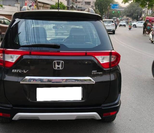 https://images10.gaadi.com/usedcar_image/4558659/original/processed_6a3c6adb66f81ccc5f0df4076025f4fd.jpg?imwidth=6402