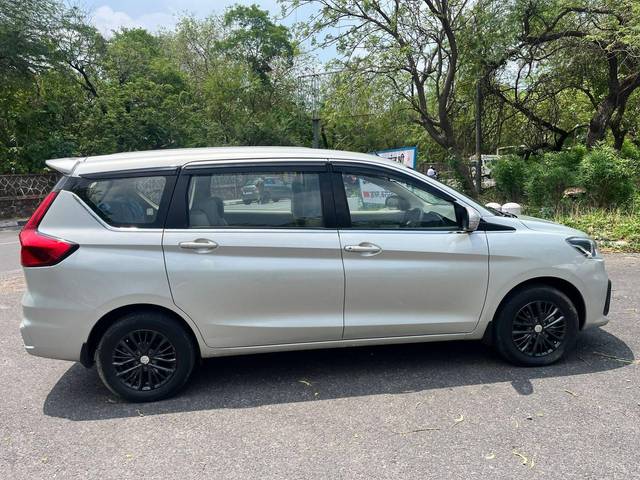 https://images10.gaadi.com/usedcar_image/4558662/original/processed_efa873d893bab125728c12622cff49b4.jpg?imwidth=6401