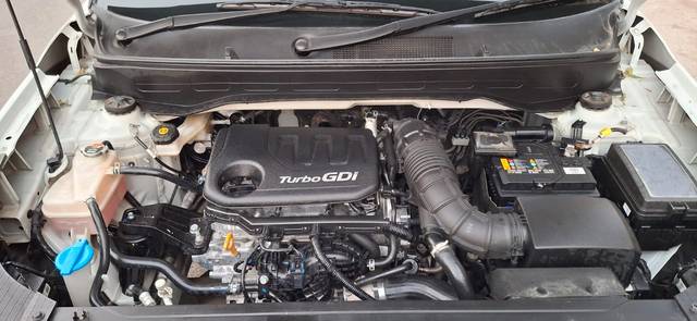 https://images10.gaadi.com/usedcar_image/4558663/original/27b4c6c913f641cf123695f140c461fd.jpg?imwidth=6402