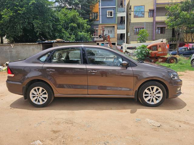 https://images10.gaadi.com/usedcar_image/4558685/original/processed_07f470b99808fe61a401f1ad9852ef9b.jpg?imwidth=6401