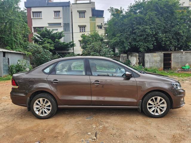 https://images10.gaadi.com/usedcar_image/4558685/original/processed_bd15096263cc99635361b1d2ff1cf942.jpg?imwidth=6401