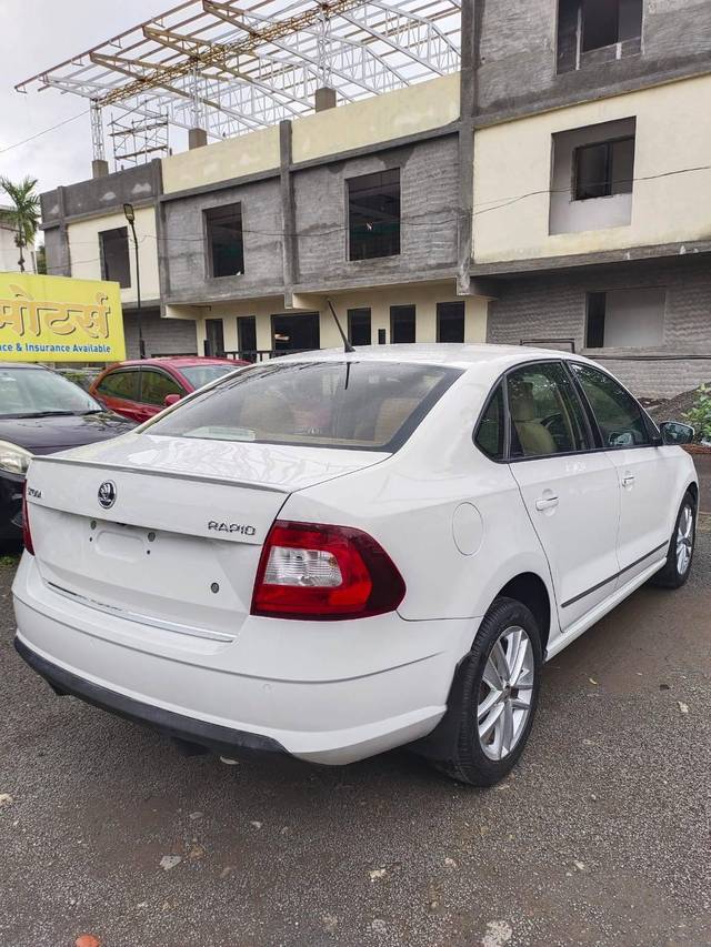https://images10.gaadi.com/usedcar_image/4558692/original/processed_2bff5f7c6ab997acb49d5b82894dd2ce.jpg?imwidth=6401