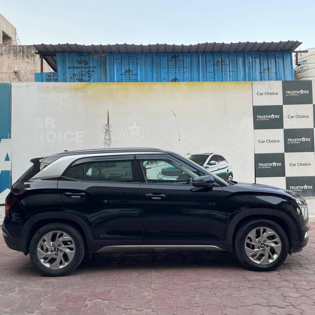 https://images10.gaadi.com/usedcar_image/4558699/original/processed_3bf14e818718fa863ef163ac200d840d.jpg?imwidth=6401