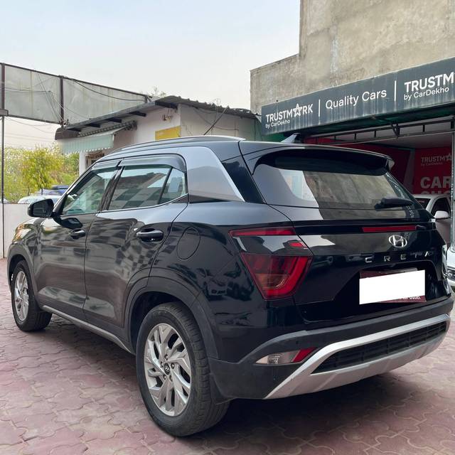 https://images10.gaadi.com/usedcar_image/4558699/original/processed_5286021e955712bab377060ba5153616.jpg?imwidth=6402
