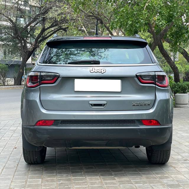 https://images10.gaadi.com/usedcar_image/4558704/original/processed_a415eef45b6f7ba6f0693f79cd94ec55.jpg?imwidth=6402