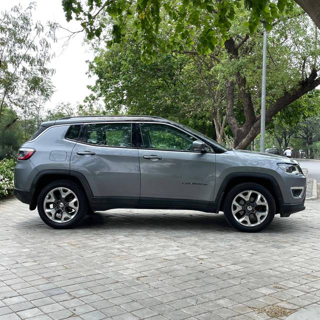https://images10.gaadi.com/usedcar_image/4558704/original/processed_d78227f575d7b681cbe05630a28d2cbf.jpg?imwidth=6401