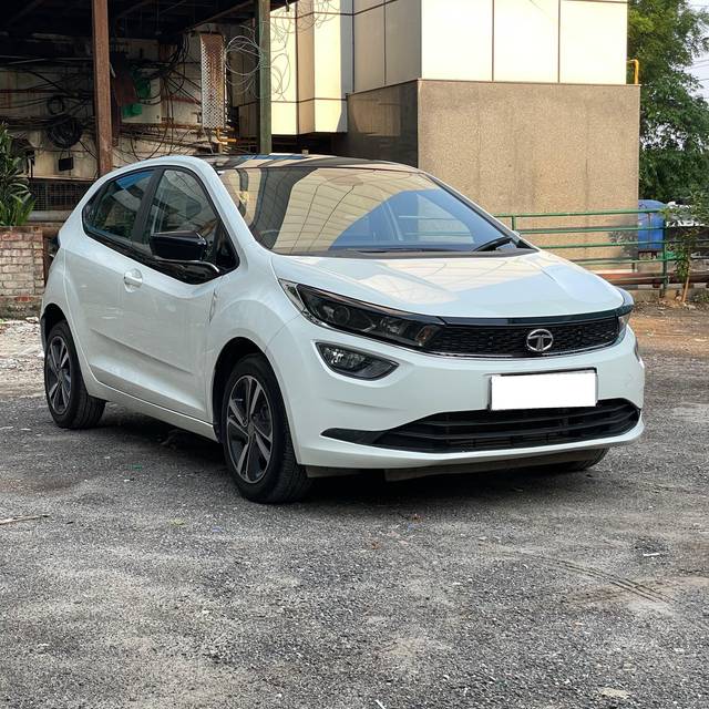 https://images10.gaadi.com/usedcar_image/4558711/original/processed_a084828fb48cec3ec28eea452c5e17d5.jpg?imwidth=6400
