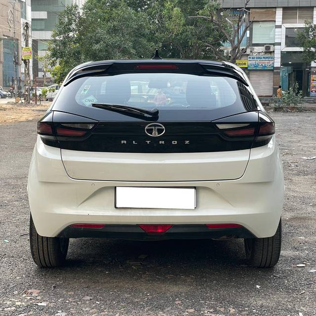 https://images10.gaadi.com/usedcar_image/4558711/original/processed_d82e010395f2cde123380fcdf9393a89.jpg?imwidth=6401