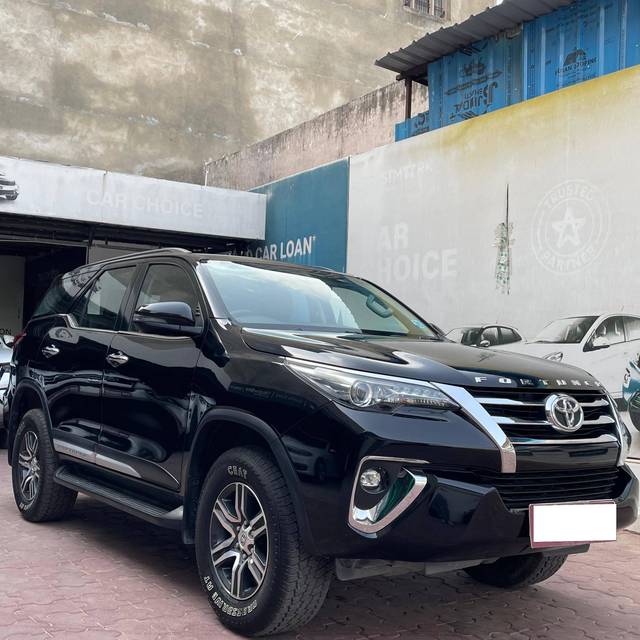 https://images10.gaadi.com/usedcar_image/4558716/original/processed_021ed8b9fc762e7aa1ccd1d73154f607.jpg?imwidth=6400