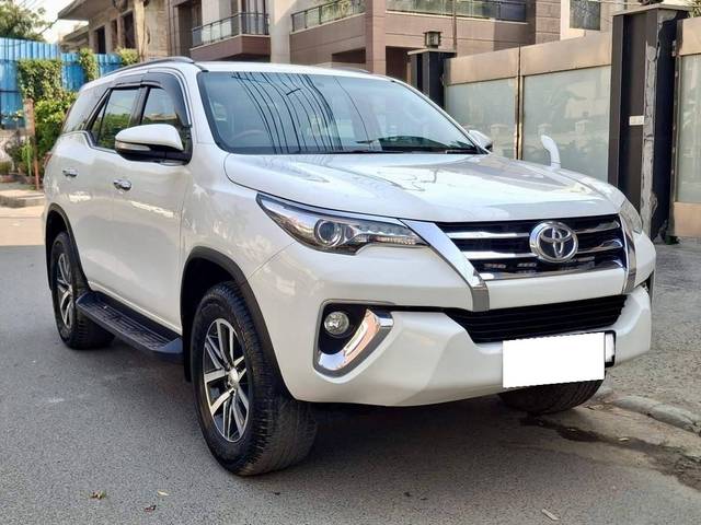 https://images10.gaadi.com/usedcar_image/4558723/original/processed_a6862d31097e116bf1787eb1b1c8baeb.jpg?imwidth=6400