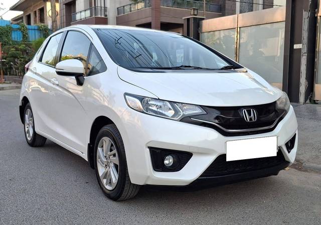 https://images10.gaadi.com/usedcar_image/4558774/original/processed_2c06a69ccc593a052fbccab45b9c7876.jpg?imwidth=6400