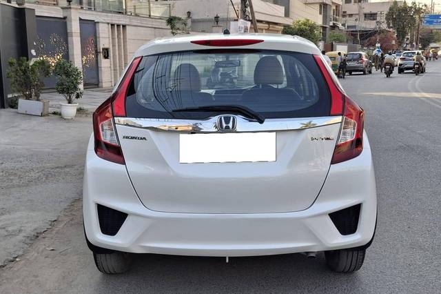 https://images10.gaadi.com/usedcar_image/4558774/original/processed_bdb293977b4f7ffd0f56e7ceb31d493e.jpg?imwidth=6401