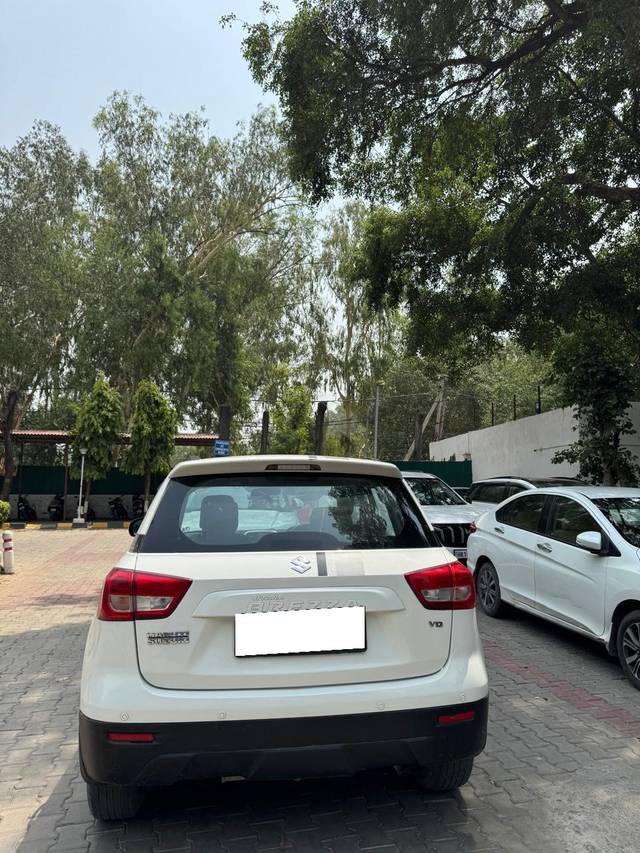 https://images10.gaadi.com/usedcar_image/4558775/original/processed_feff0cb737f3815de546ada951714e5e.jpg?imwidth=6402