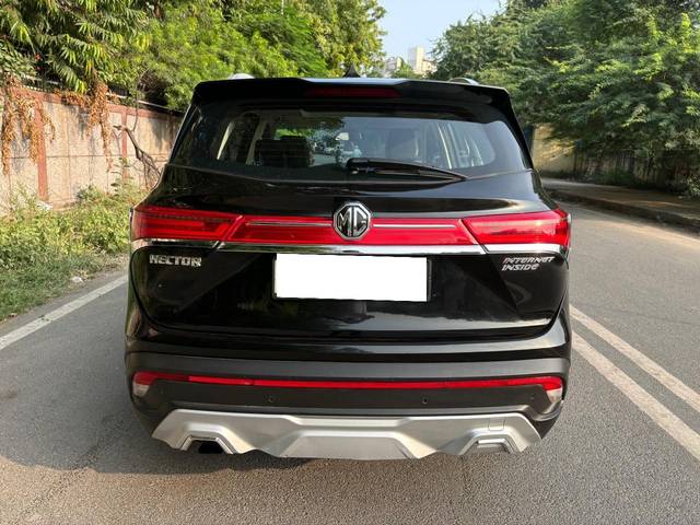 https://images10.gaadi.com/usedcar_image/4558777/original/processed_8b01c82f736db2c486433532bf4ef87e.jpg?imwidth=6402