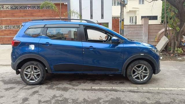 https://images10.gaadi.com/usedcar_image/4558799/original/processed_d7cddbef9f7af345d40891bc71c87350.jpg?imwidth=6401