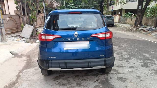 https://images10.gaadi.com/usedcar_image/4558799/original/processed_ef9c11e58ea9033ceeef5aa83025d0ee.jpg?imwidth=6402