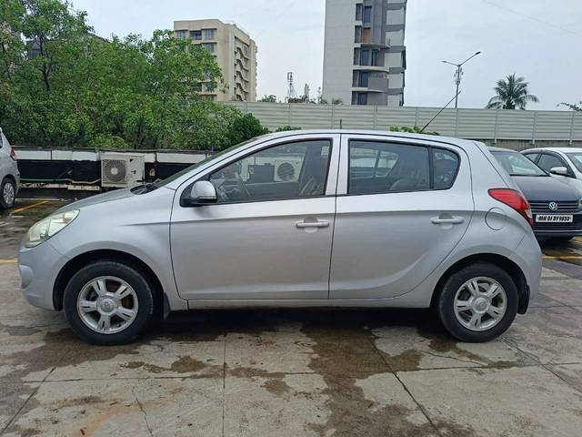 https://images10.gaadi.com/usedcar_image/4558807/original/processed_3662a478b9da39f9eb66179d69dbeab5.jpg?imwidth=6402