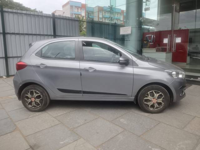 https://images10.gaadi.com/usedcar_image/4558816/original/04235c0bc38966f1929d86a9dd4f48ef.jpg?imwidth=6401