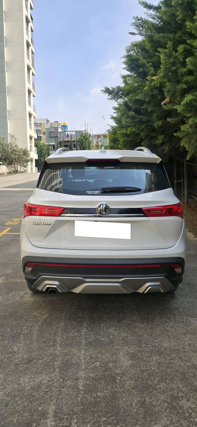 https://images10.gaadi.com/usedcar_image/4558825/original/processed_e56c06c7d673a03bde327f17ab2ee703.jpg?imwidth=6402