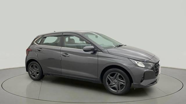 https://images10.gaadi.com/usedcar_image/4558826/original/a42e89b7411474f725746608aaf435a4.jpg?imwidth=6400