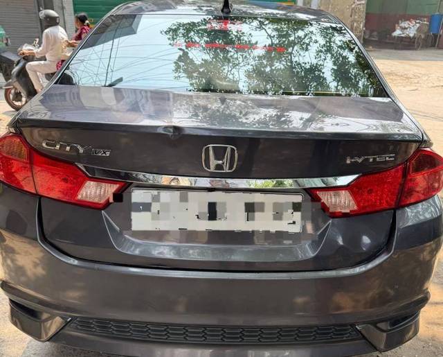 https://images10.gaadi.com/usedcar_image/4558836/original/processed_c1fab32769028f56d64155cce1859366.jpg?imwidth=6401