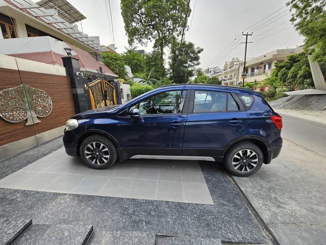 https://images10.gaadi.com/usedcar_image/4558855/original/c6bb4d2d150a64baae593e798d445ce1.jpg?imwidth=6402