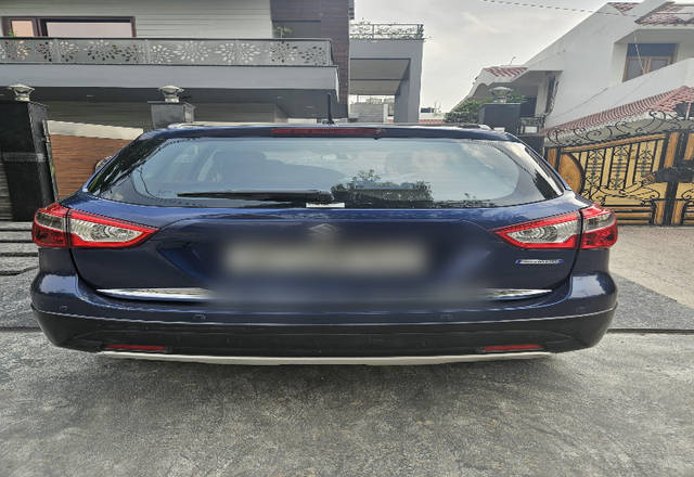 https://images10.gaadi.com/usedcar_image/4558855/original/de5f2b68-b145-4fc2-aaa1-8a8be0e8cced.?imwidth=6402