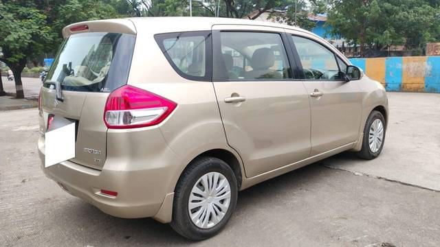 https://images10.gaadi.com/usedcar_image/4558902/original/processed_886a1202dbba715118aef9e2cce86e34.jpg?imwidth=6401