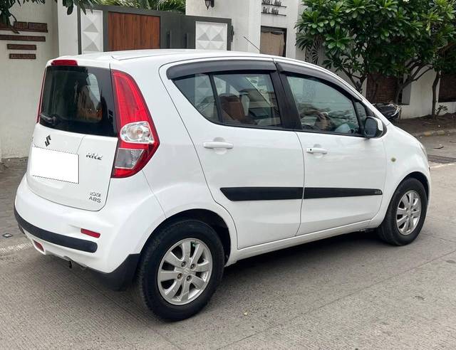 https://images10.gaadi.com/usedcar_image/4558912/original/processed_43f7a85876fe6870b4c4e60a4876461e.jpg?imwidth=6402