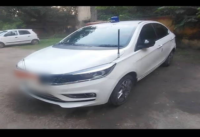 https://images10.gaadi.com/usedcar_image/4558916/original/da07b594-dfd9-4c89-a527-c829cbc473b5.?imwidth=6401