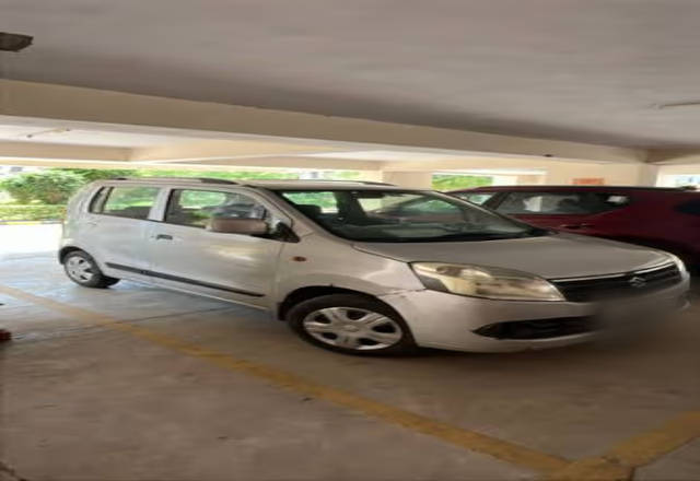 https://images10.gaadi.com/usedcar_image/4558919/original/23cdcb60-a417-400c-b4c3-210a3131169f.?imwidth=6400